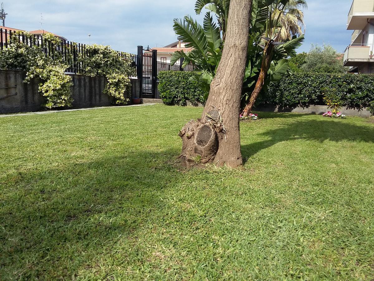 Appartamenti Sole Delle Aci Aci Sant'Antonio Bagian luar foto